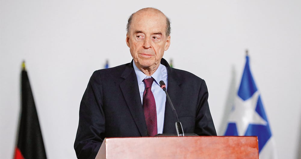    El canciller Álvaro Leyva encargó el proceso al secretario general José Salazar, quien es el ordenador del gasto. El ministro pidió pluralidad y garantías en la licitación.