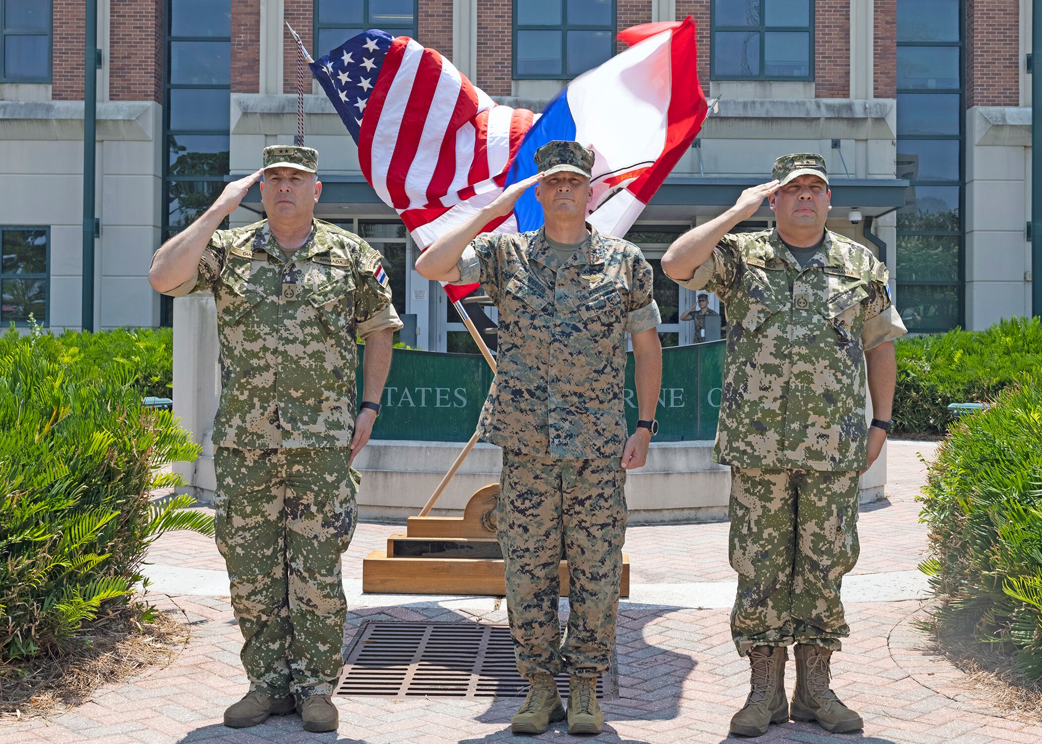 Teniente general Leonard F. Anderson IV, comandante de la Reserva de las Fuerzas de Infantería de Marina y de las Fuerzas de Infantería de Marina del Sur