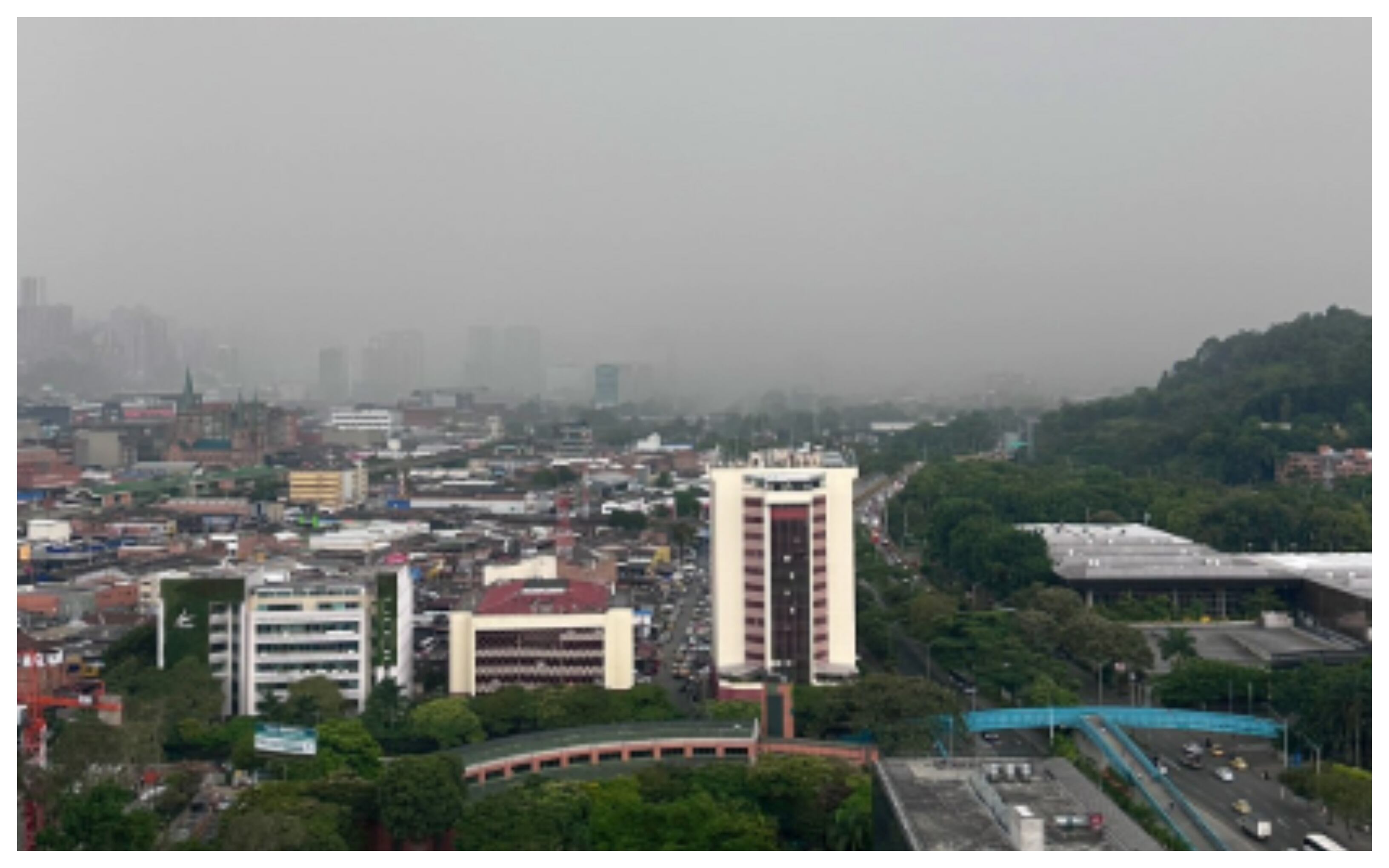 Reportan tormenta eléctrica sobre Medellín.