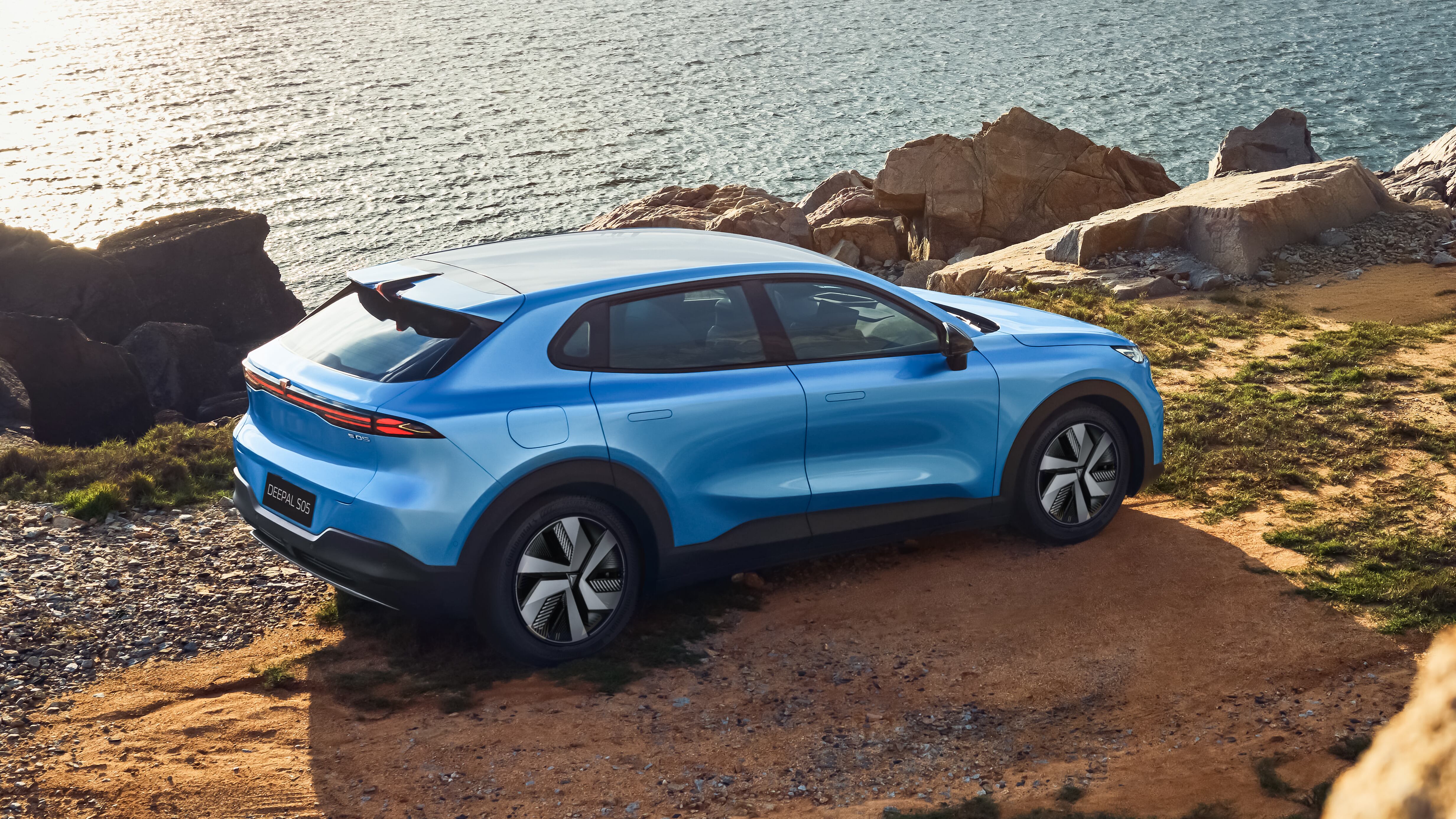 La Deepal S05 fue presentada en Colombia en sus versiones de rango extendido y 100 % eléctrica.