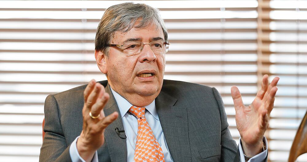 El ministro de Defensa, Carlos Holmes Trujillo García, tiene los votos suficientes.