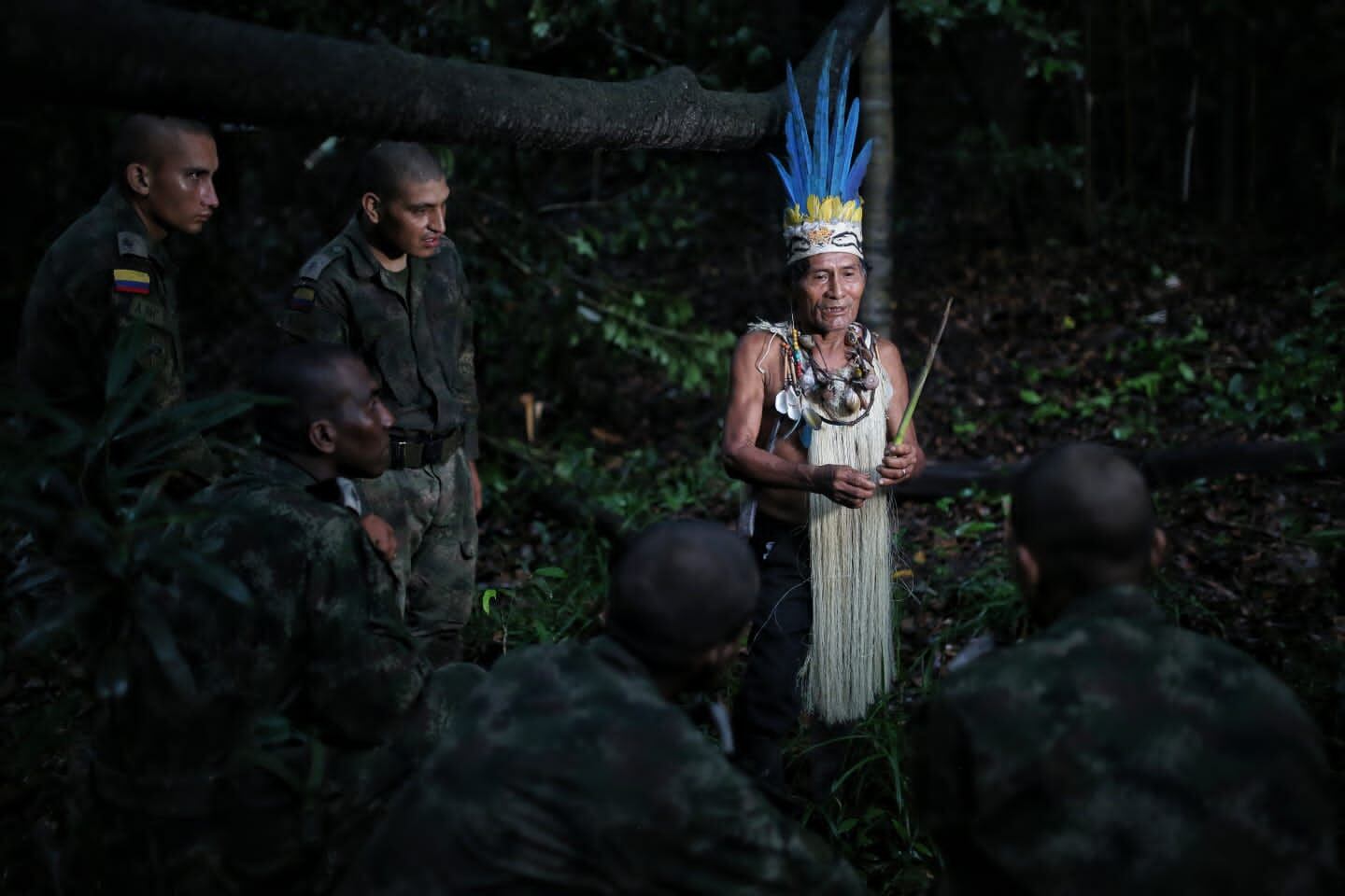 Curso de lanceros en la selva amazónica