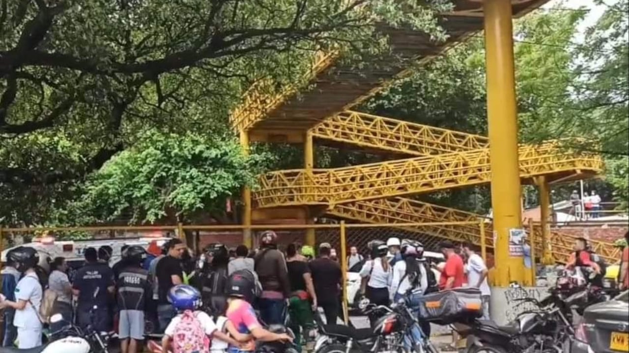 Estudiante de décimo grado se lanza de un puente peatonal en Cúcuta