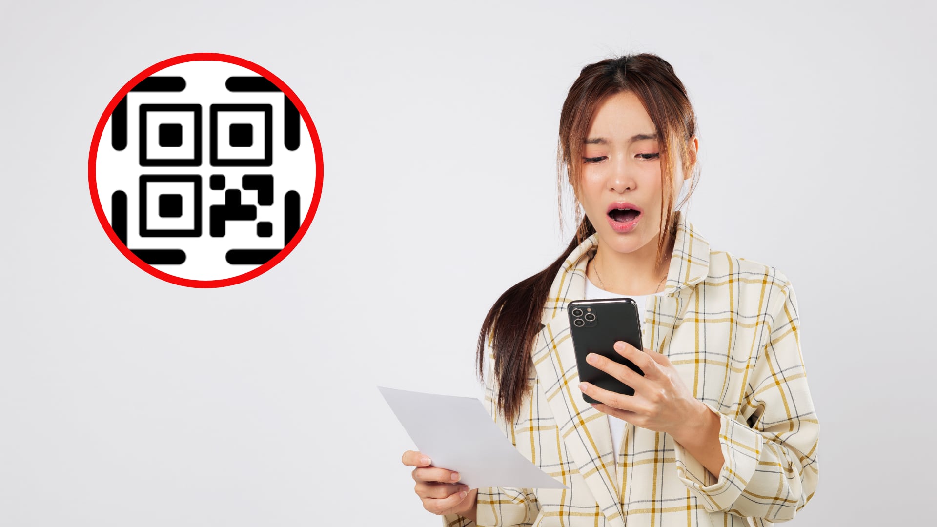 En entornos donde se utilizan códigos QR para realizar pagos, los estafadores pueden modificar el código para que el dinero sea transferido a una cuenta diferente sin que el usuario lo note de inmediato.