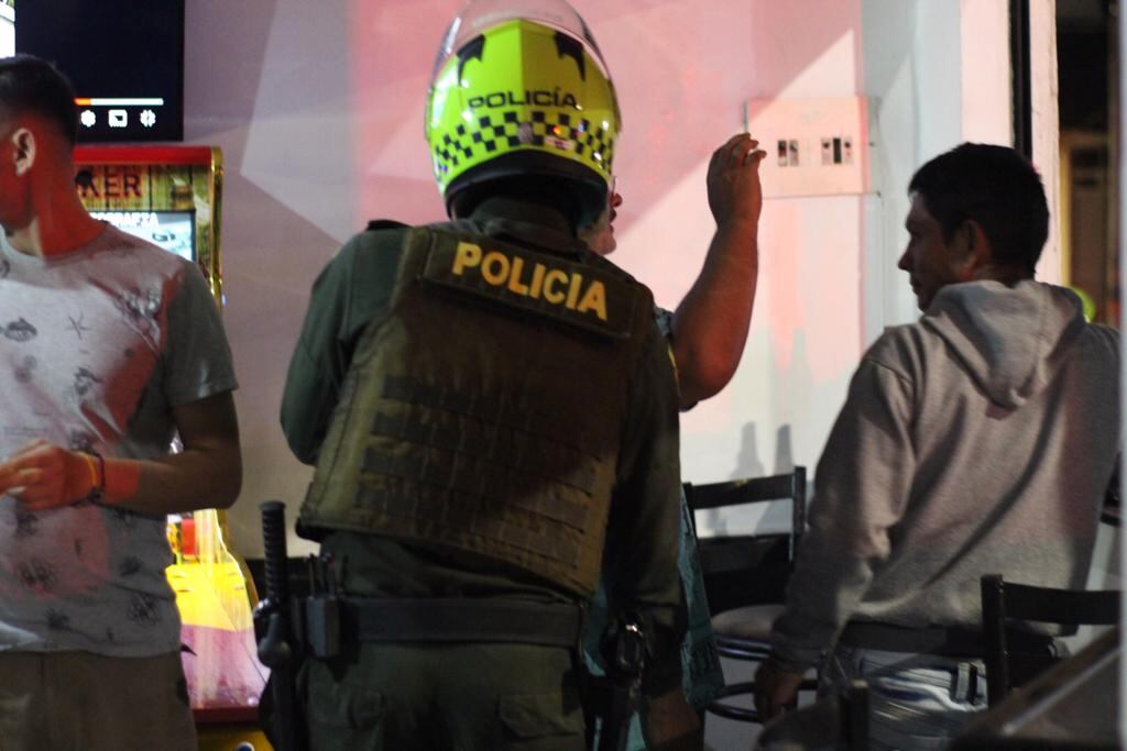 En las comunas 7 y 9 de la capital tolimense 6 personas fueron acreedoras de comparendo por infringir la Ley 1801 de 2016 sobre la convivencia ciudadana