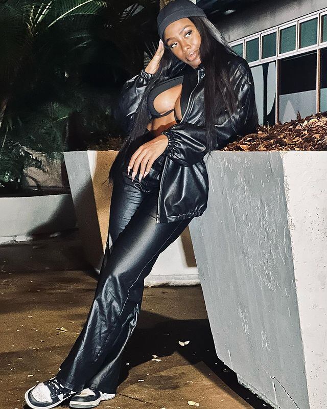 Instagram @karensevillano.