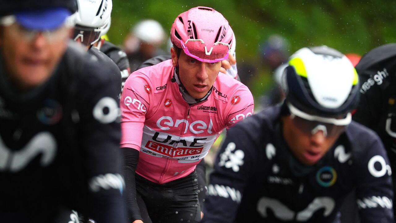 Team UAE's Slovenian rider Tadej Pogacar rides in the pack during the 16th stage of the 107th Giro d'Italia cycling race, 206km between Livigno and Santa Cristina Val Gardena on May 21, 2024. (Photo by Luca Bettini / AFP)