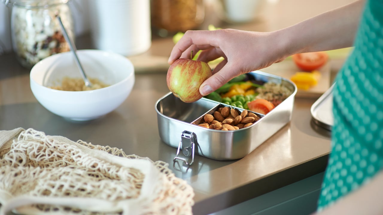 Eliminar estos alimentos contribuye en la pérdida de peso y en el tratamiento de la enfermedad.