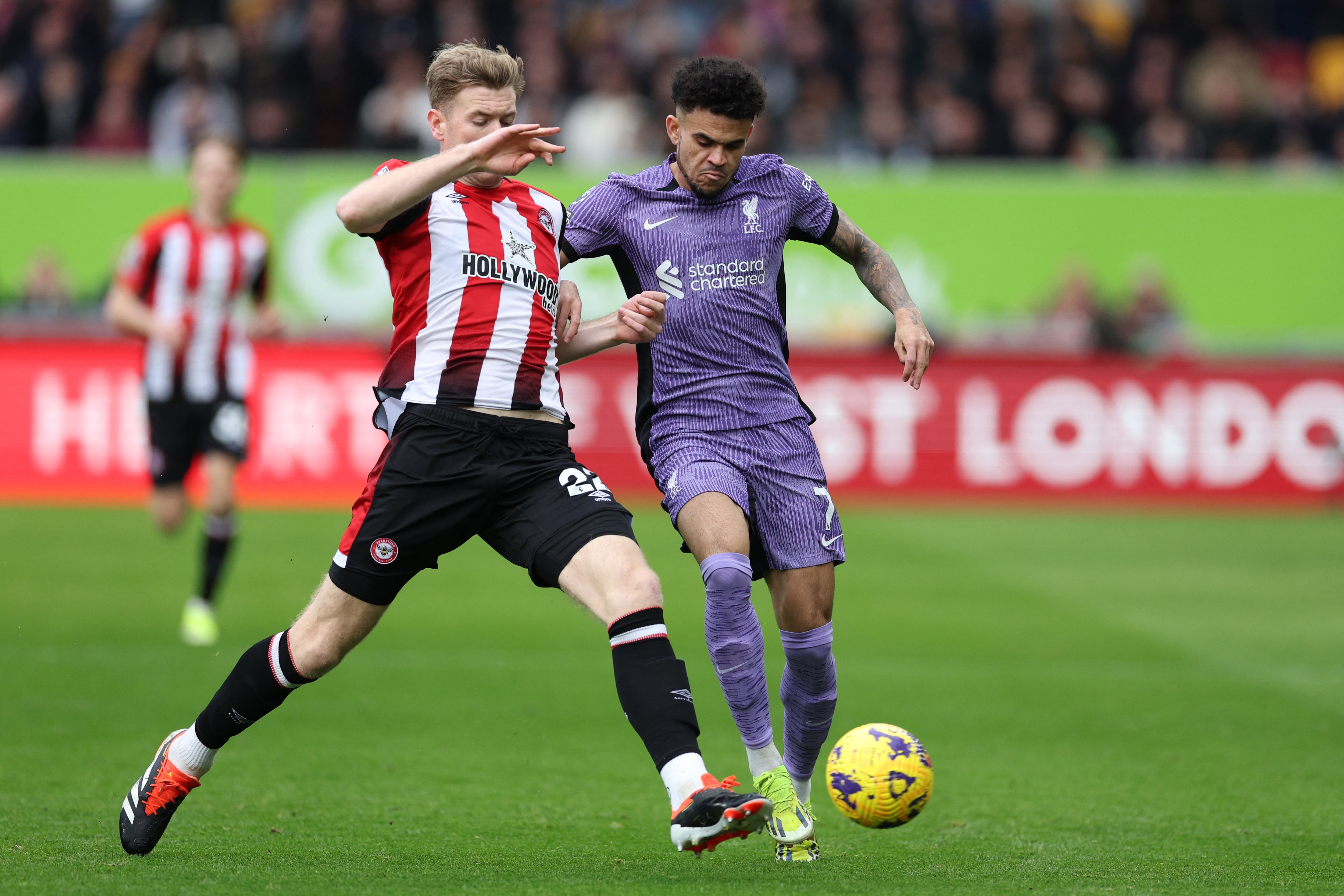 El Liverpool hizo lo propio y mantuvo el liderato.