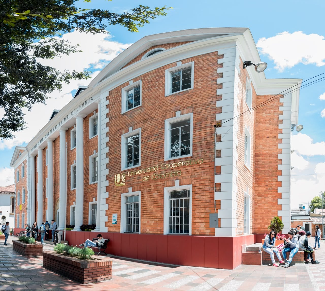 Universidad Cooperativa de Colombia recibe reconocimiento