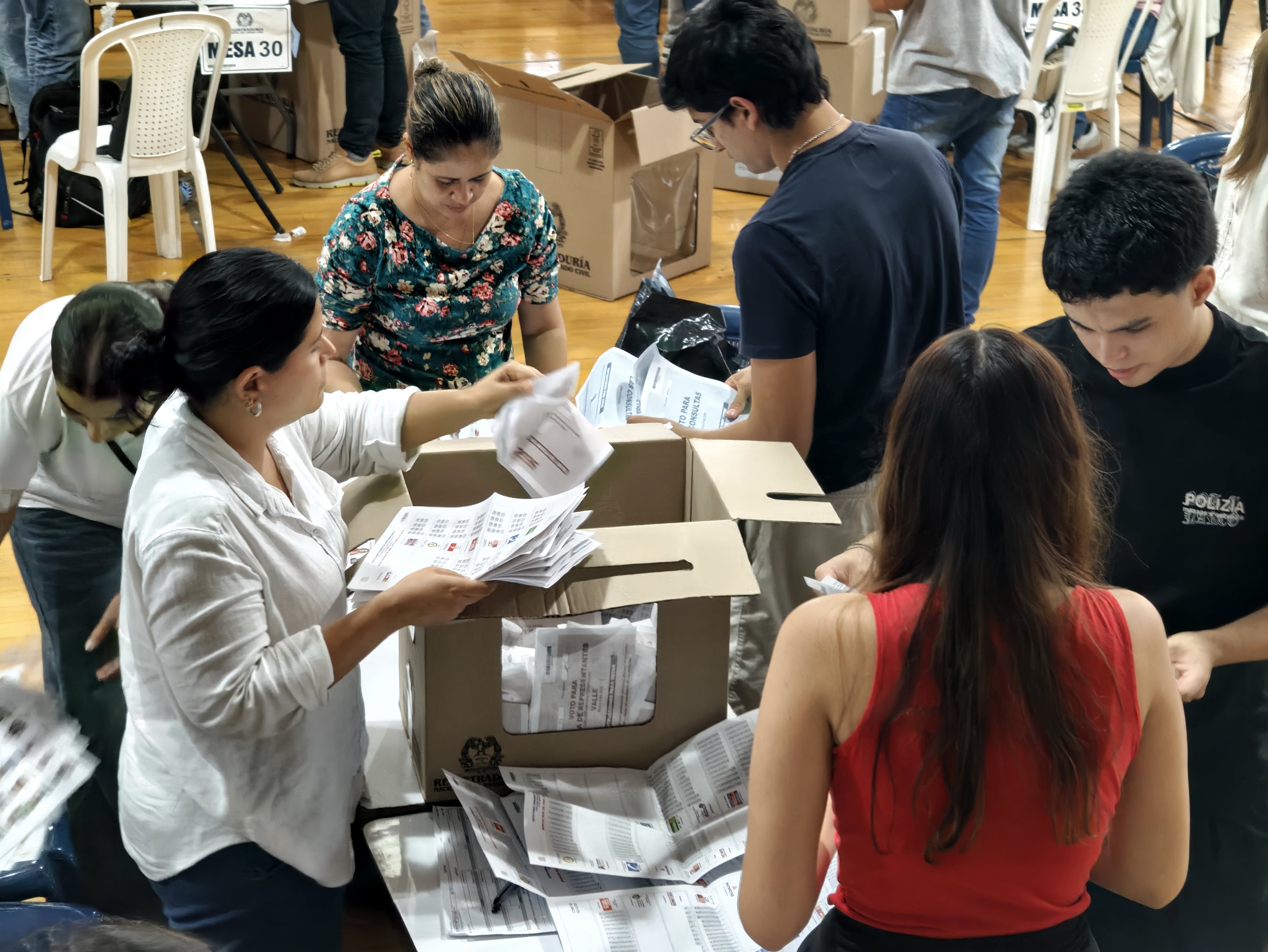 Este domingo, el país fue llamado a acudir masivamente a las urnas, en donde se escogerá un nuevo Congreso y se depurará a los candidatos que aspirarán a la primera vuelta de la Presidencia, el próximo 31 de mayo.