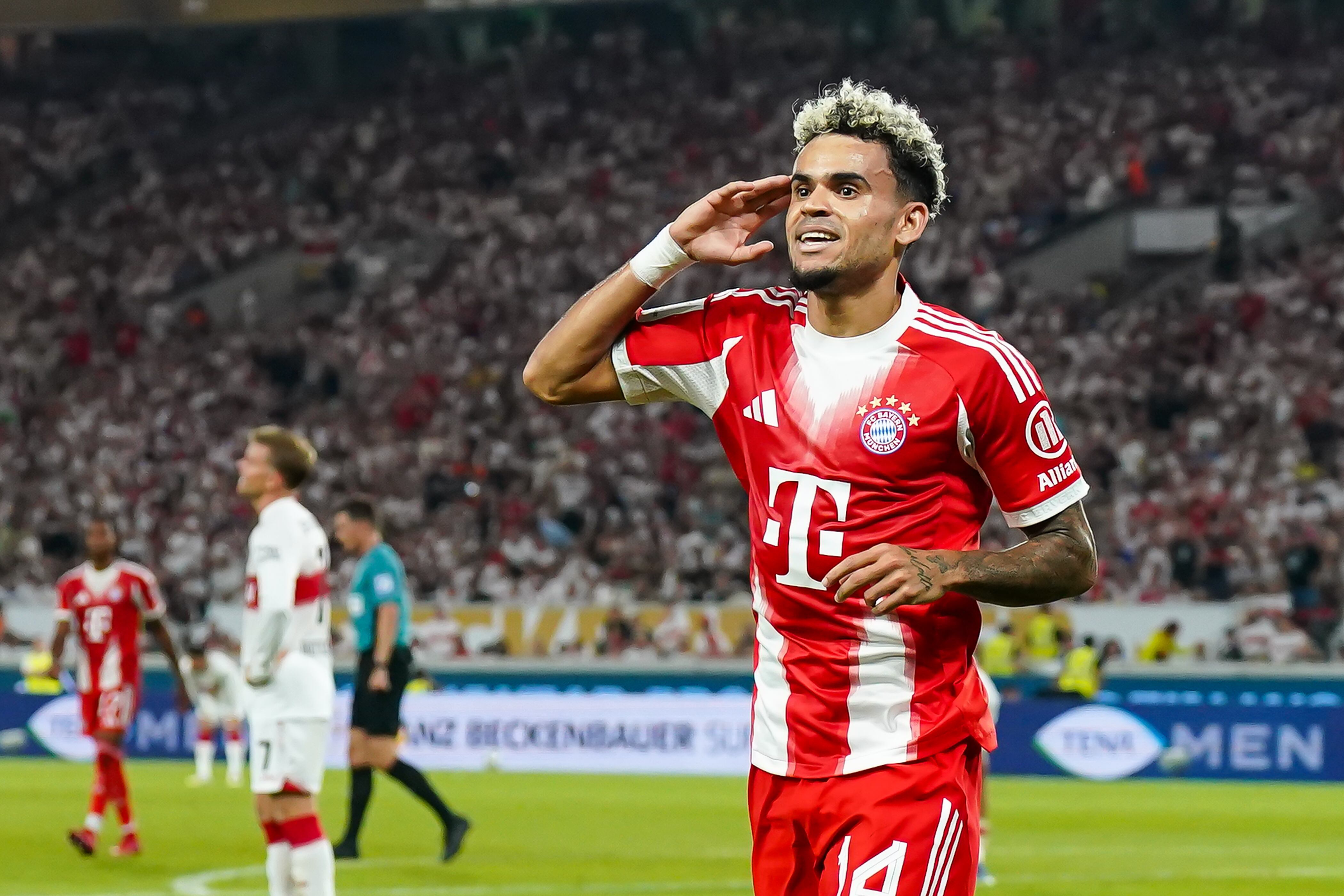 STUTTGART, GERMANY - AUGUST 16: Luis Diaz of Bayern Munich celebrates after scoring the team's second goal during the Franz-Beckenbauer-Supercup 2025 match between VfB Stuttgart and FC Bayern München at MHPArena on August 16, 2025 in Stuttgart, Germany. (Photo by Daniela Porcelli/Getty Images)