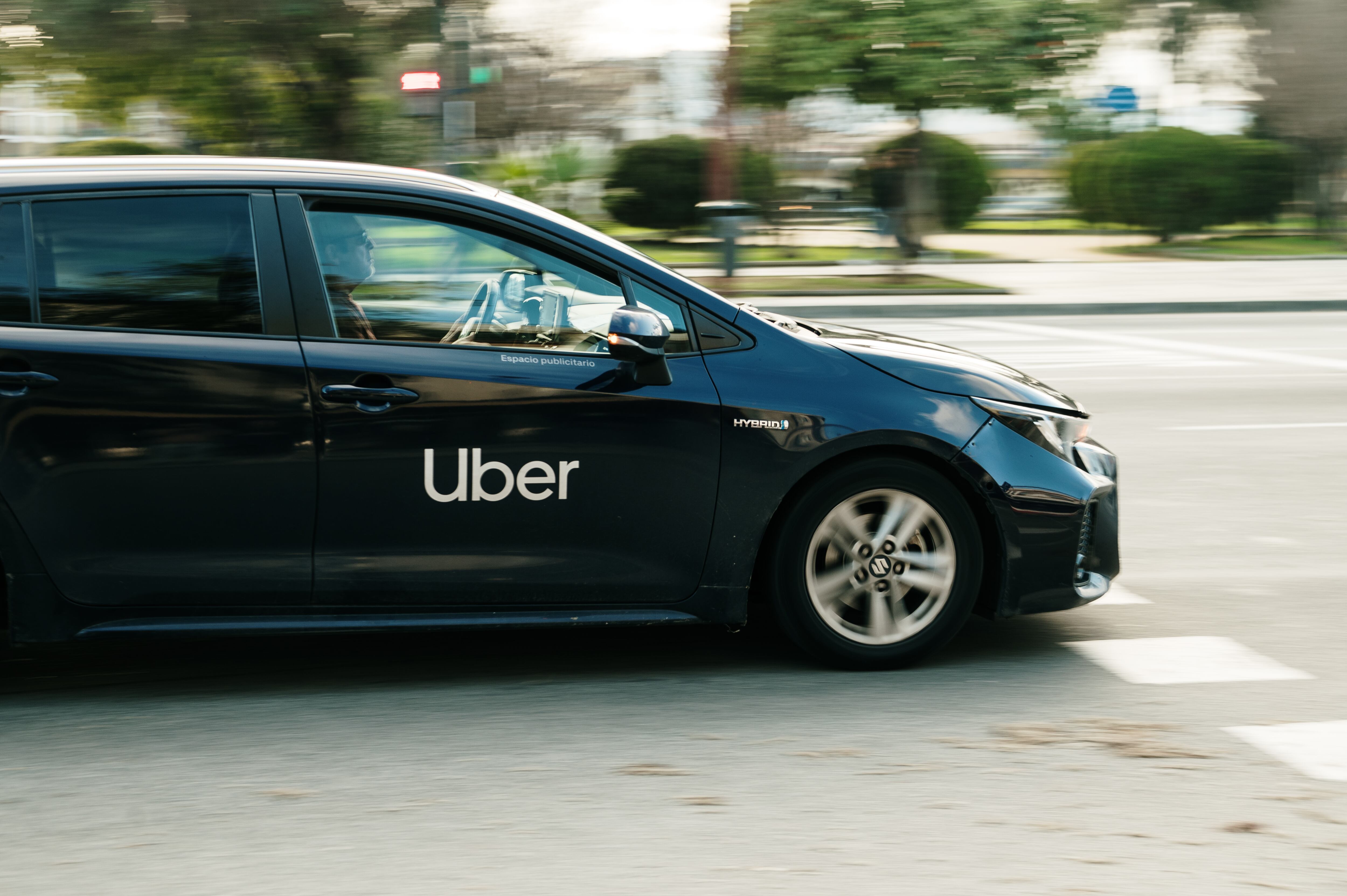 La compañía mantiene alianzas con fabricantes y desarrolladores de vehículos autónomos para ampliar su red de robotaxis.