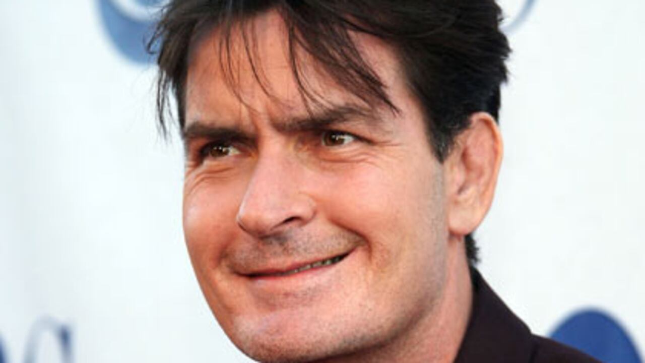 Charlie Sheen tiene 45 años y es hijo del actor Martin Sheen.