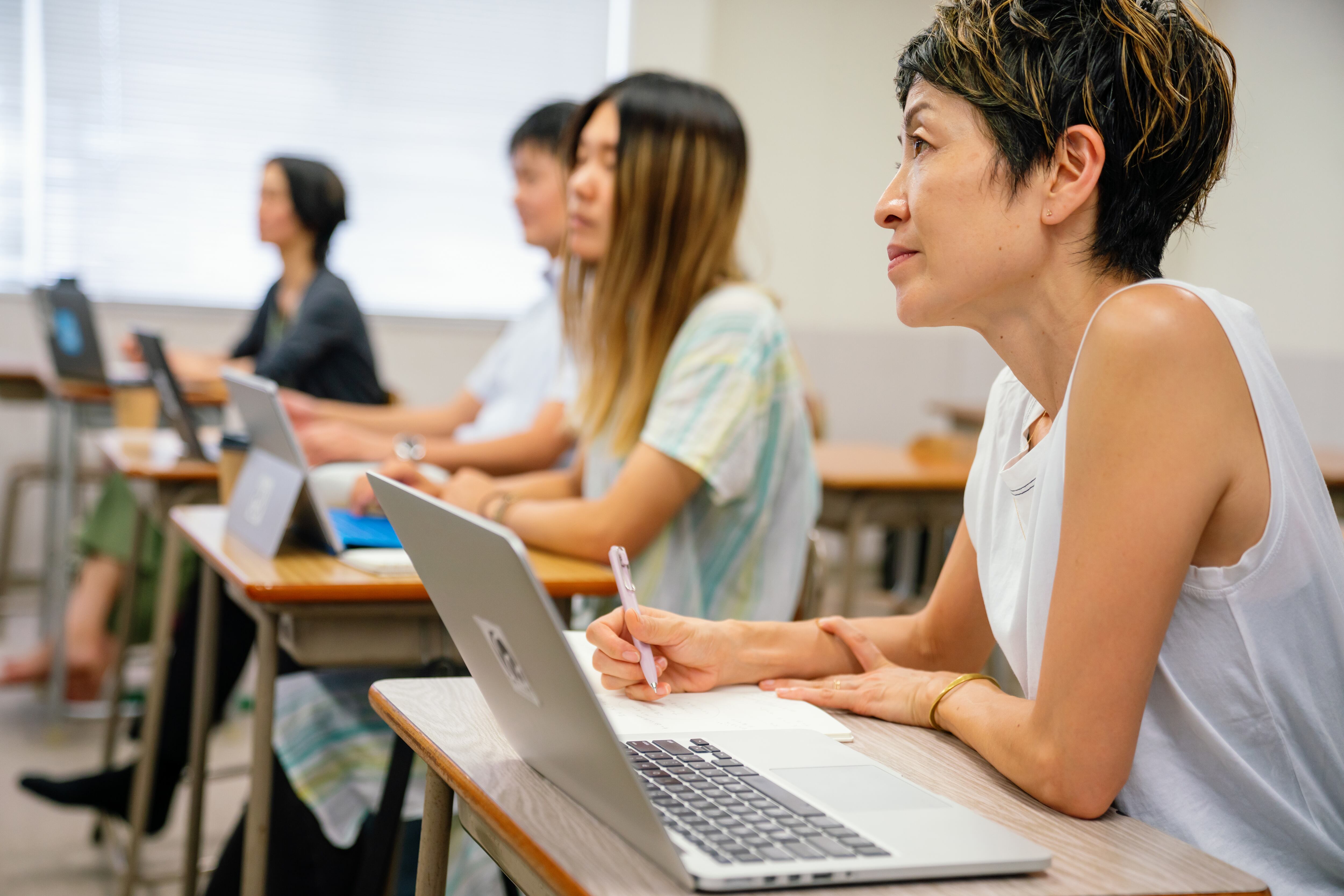 Se debe analizar el mercado laboral actual para saber cuáles son las mejores carreras para estudiar.