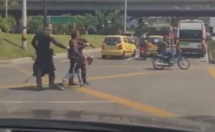 Limpia vidrios apuñaló a hombre, porque no quiso que le limpiaran el carro.