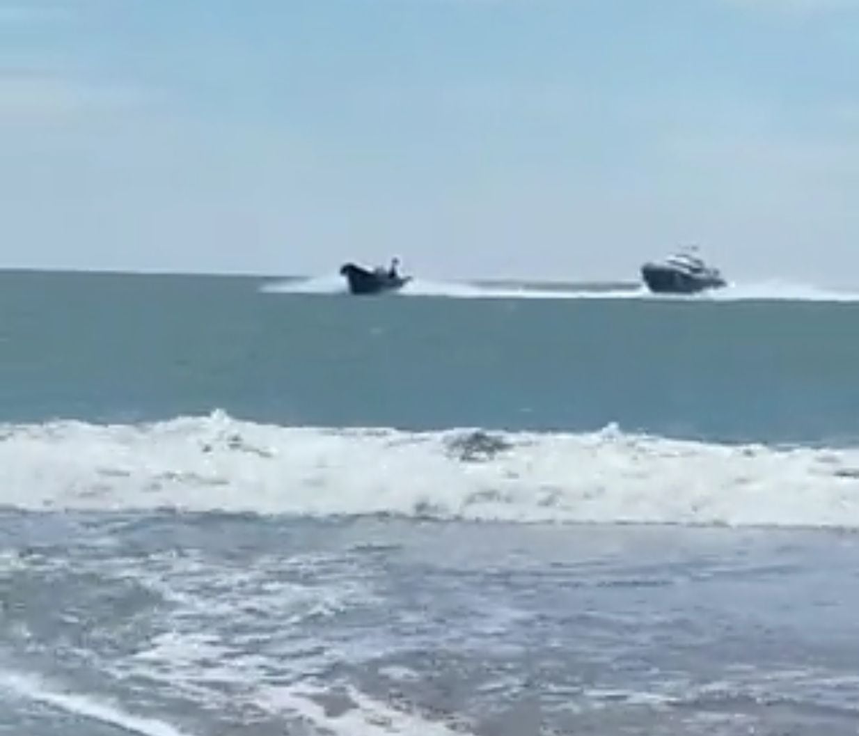 Varios turistas decidieron moverse rápidamente para evitar un accidente mayor