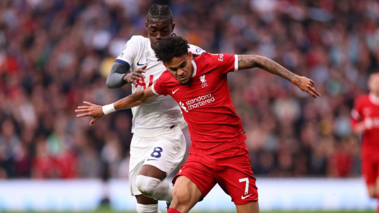 Suspenden a jugador de la Premier.