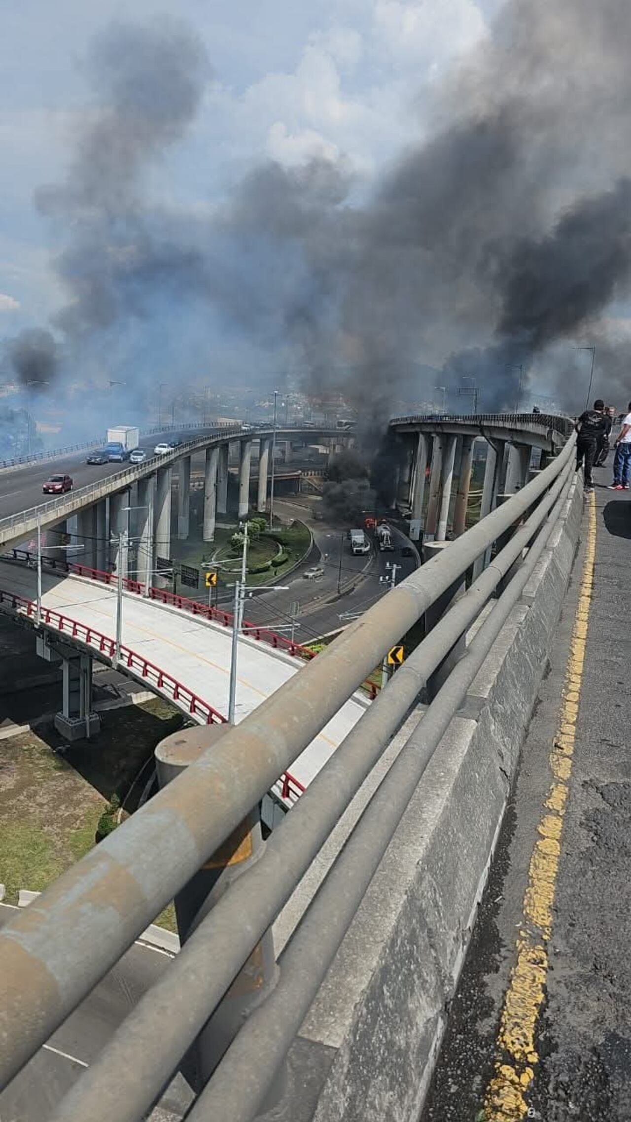 Las autoridades llegaron al lugar para atender a los heridos