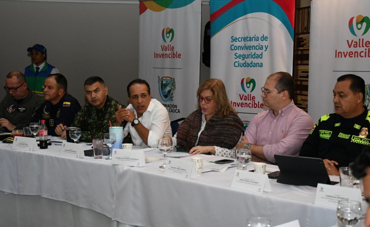 Consejo de seguridad en el Valle del Cauca con presencia de congresistas de la región.
