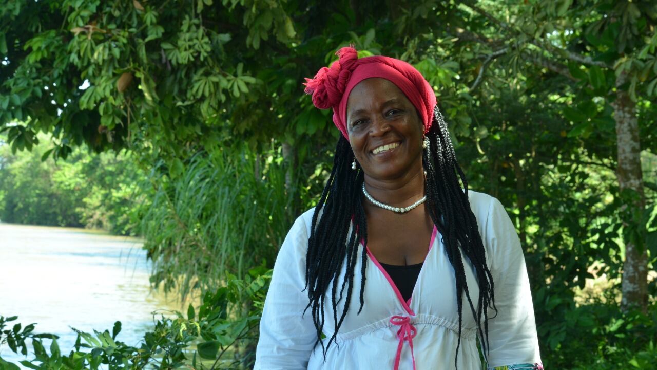 La mujer que lucha por lo ancestral en Puerto Girón