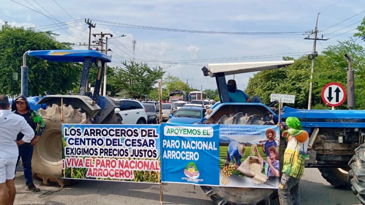 Bloqueos del paro arrocero se mantienen sin diálogo nacional ni presencia de altos funcionarios.