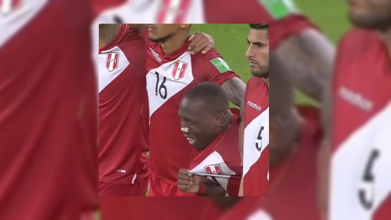 Luis Advíncula en el momento en que Perú quedó fuera de la posiblidad de ir a Catar 2022