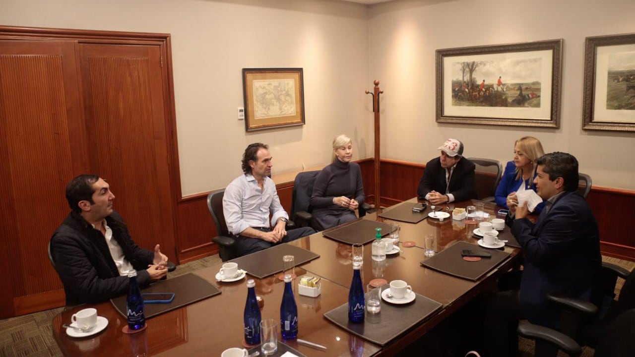 Federico Gutiérrez se reunió con todos los integrantes de Equipo por Colombia. 29/03/2022.