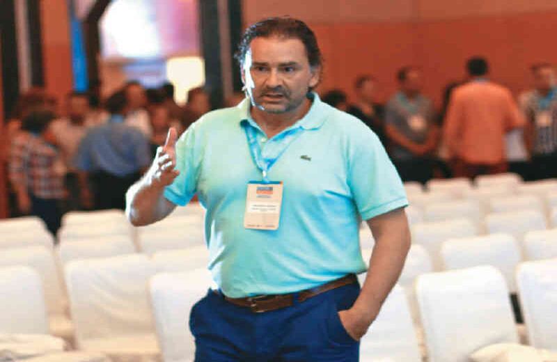 Carlos Mayol Socio de la  compañía Safeday. Los líderes no están para mandar,  eso ya pasó a la historia. Ahora están para servir.