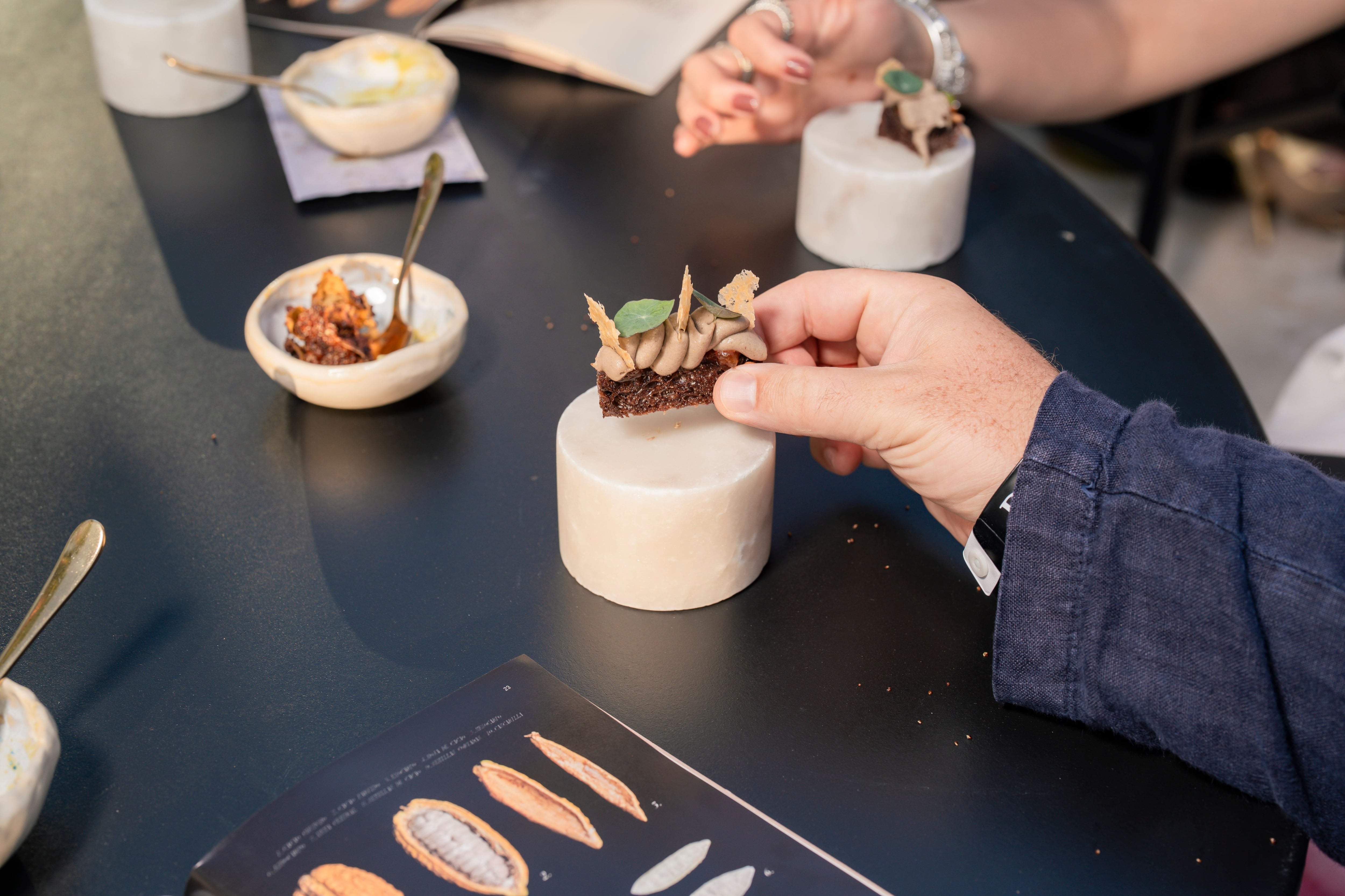 Martínez se destaca dentro del mundo de la cocina por utilizar una “cocina de altitudes” o de ecosistemas.
