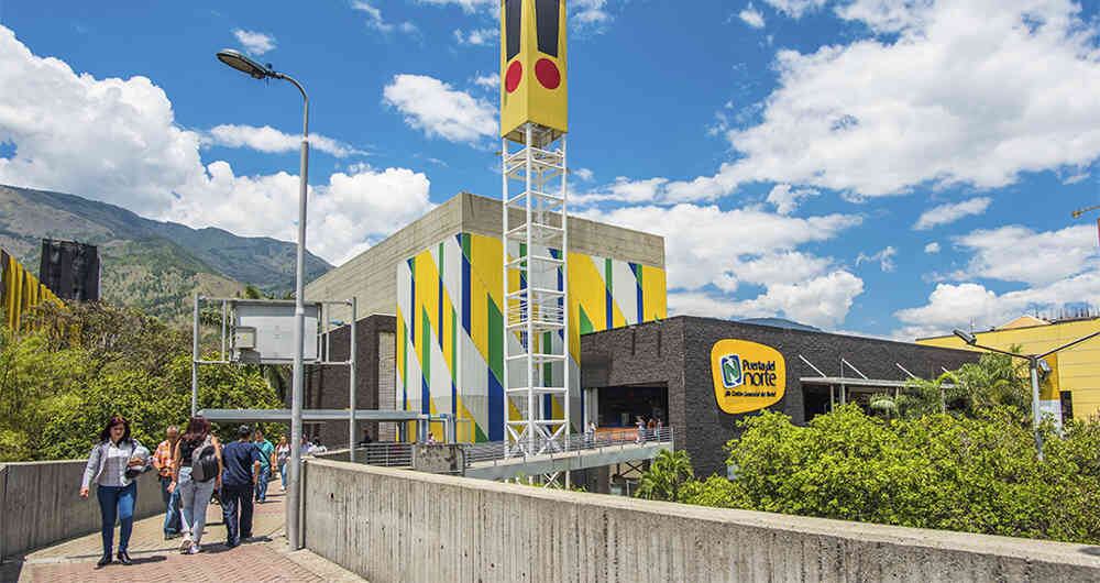 El centro comercial Puerta del Norte tiene 351 locales entre establecimientos de comercio y de servicios.