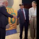 El presidente, Gustavo Petro, y su homólogo de Brasil, , recorrieron el pabellón del país invitado a esta edición de la FILBO. Foto: Presidencia