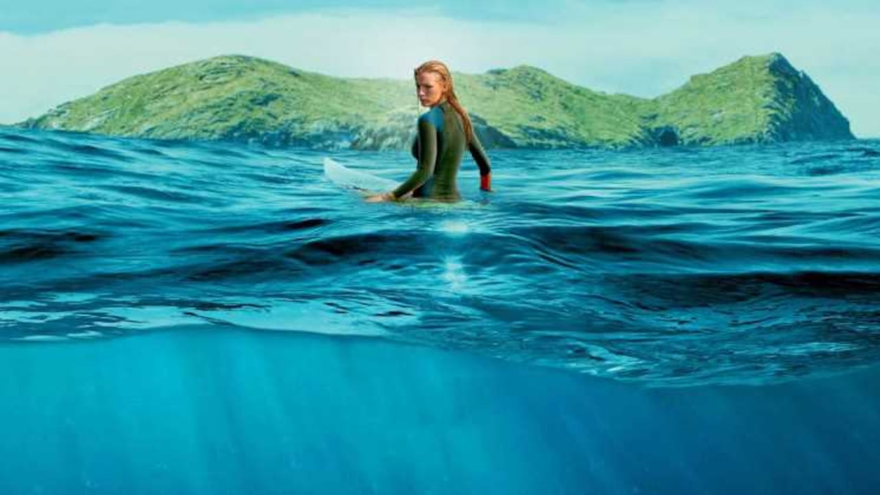 La más reciente película del director español Jaume Collet-Serra cuenta la odisea que debe vivir Nancy, una surfista norteamericana, en una playa semidesconocida de México.