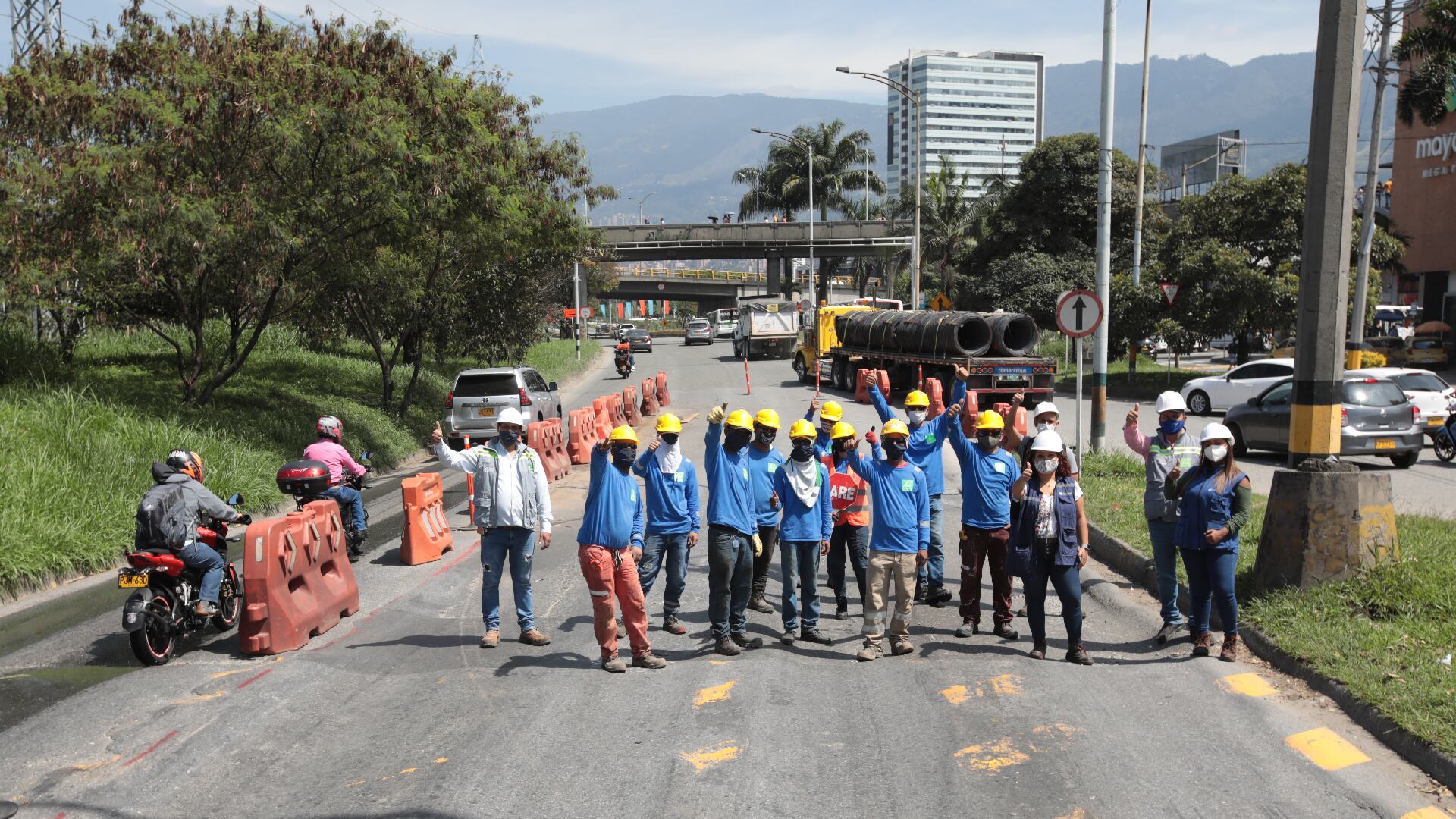 El Área Metropolitana del Valle de Aburrá (AMVA) recuperó la malla vial de la Regional Sur entre Ancón, en el municipio de La Estrella, y el Centro Comercial Mayorca, en Sabaneta. Este corredor se encontraba en un avanzado estado de deterioro desde hace cerca de siete años.