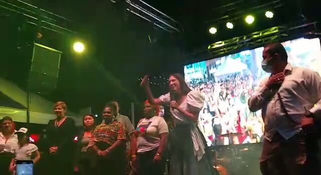 La esposa del alcalde Daniel Quintero, recibió a Francia Márquez en Medellín.