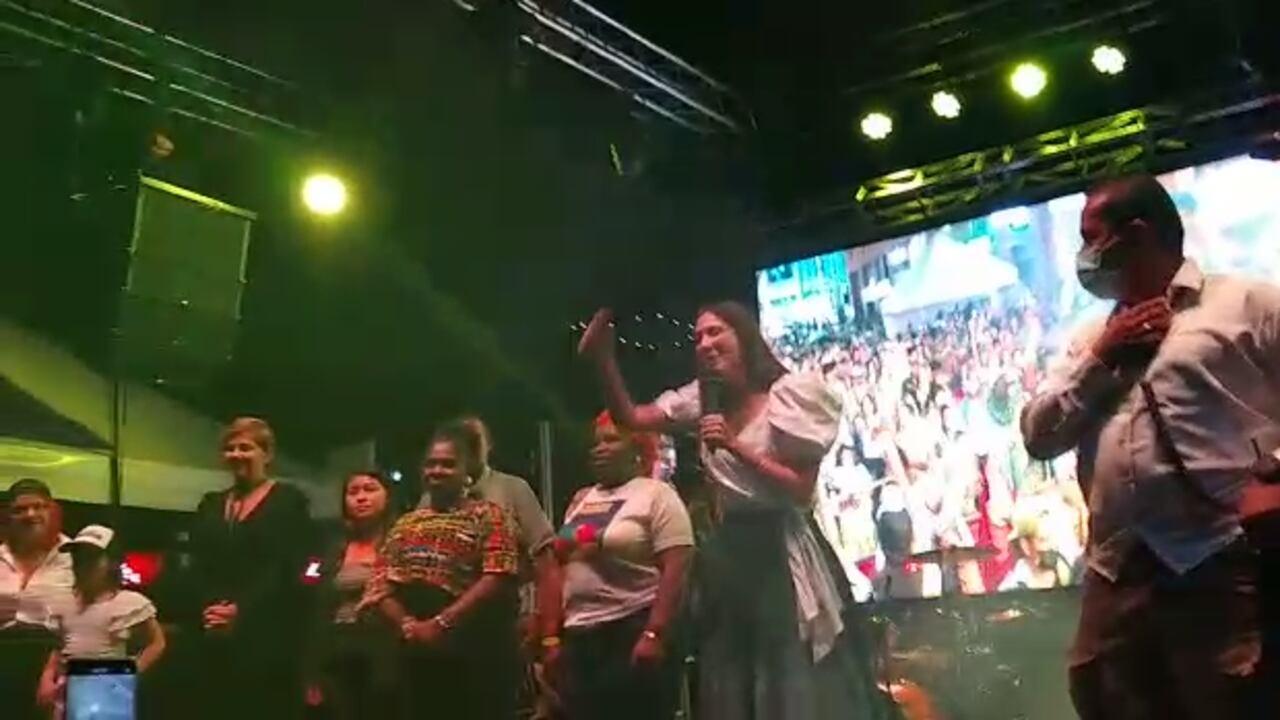 La esposa del alcalde Daniel Quintero, recibió a Francia Márquez en Medellín.