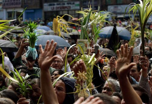 Este día conmemora la entrada triunfal de Jesús a Jerusalén y la Liturgia de la Palabra que evoca la Pasión del Señor en el Evangelio de San Marcos.