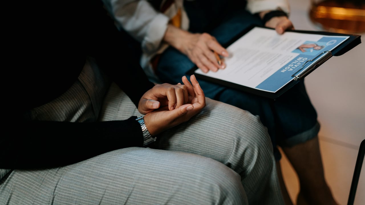 Con posiciones que varían desde Asistente Contable Financiero hasta Auxiliar de Carnes, estas oportunidades brindan salarios competitivos, beneficios atractivos y perspectivas de crecimiento profesional.