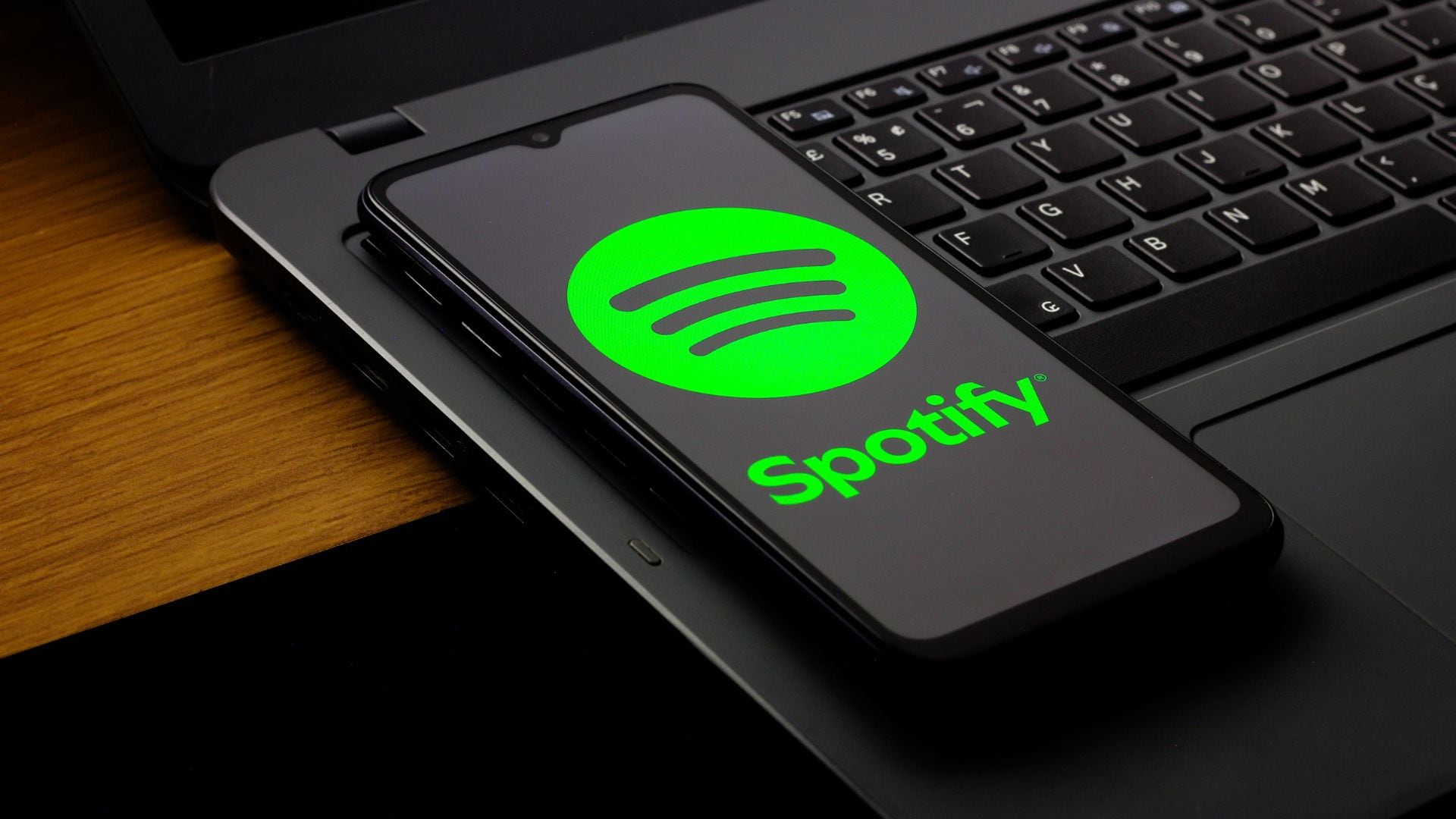 Spotify cambiaría la forma de escuchar música nueva en su plan gratis.