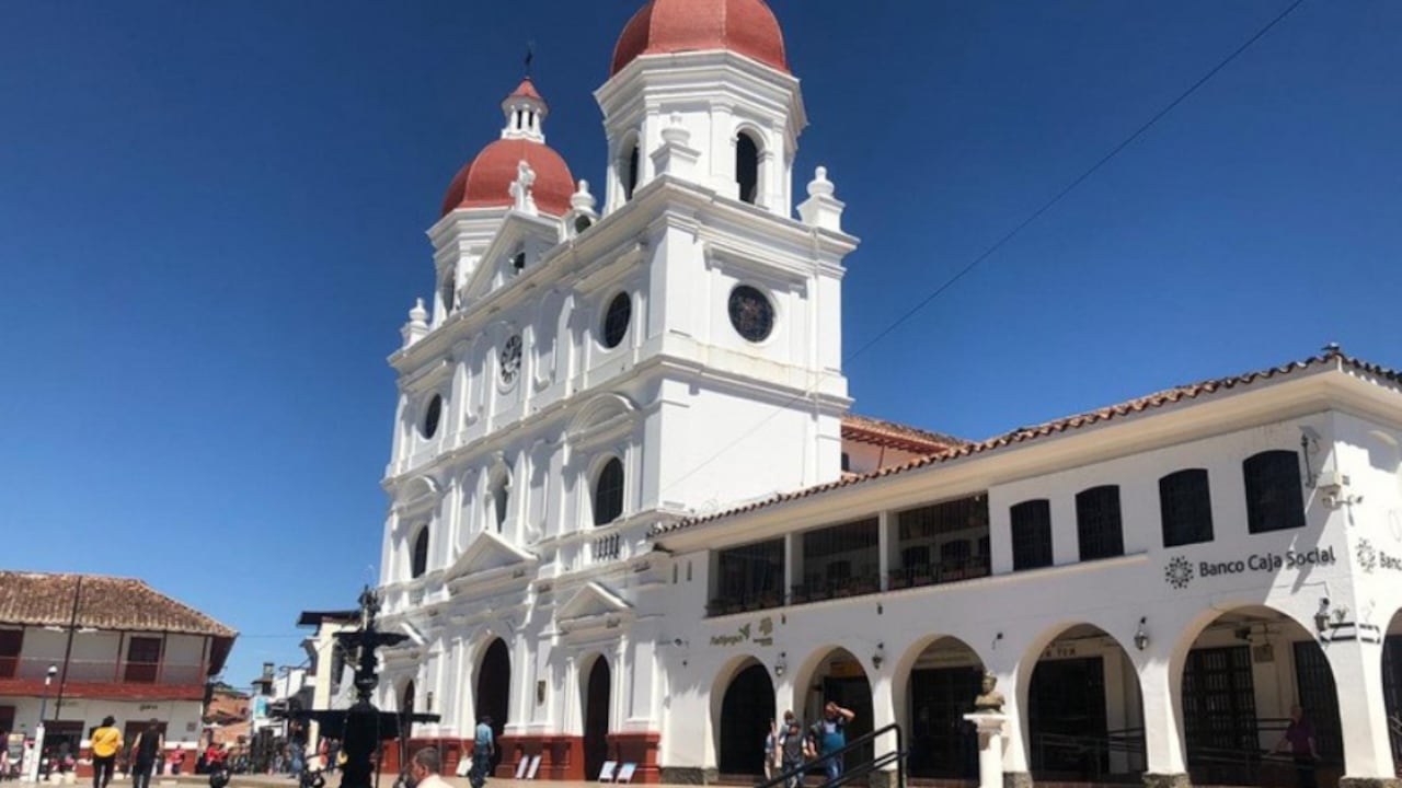Parque principal del municipio de Rionegro, Antioquia.