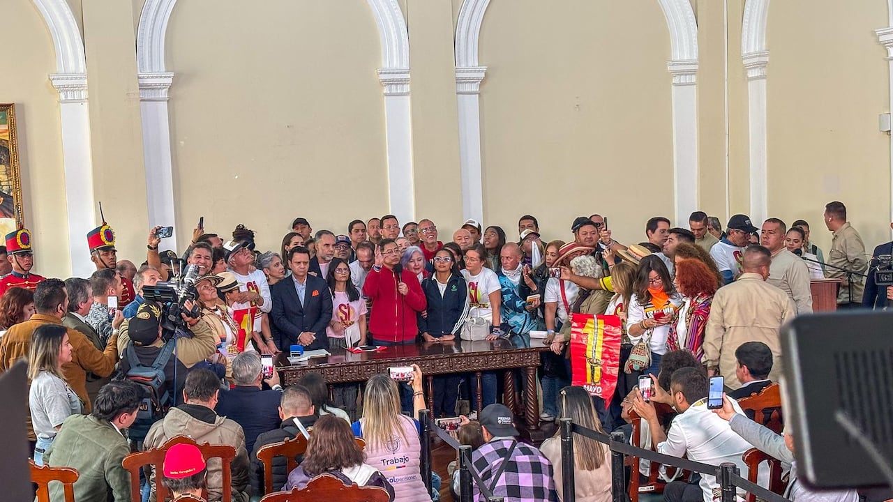 El presidente Gustavo Petro en el salón de la Constitución en el Congreso de la República.