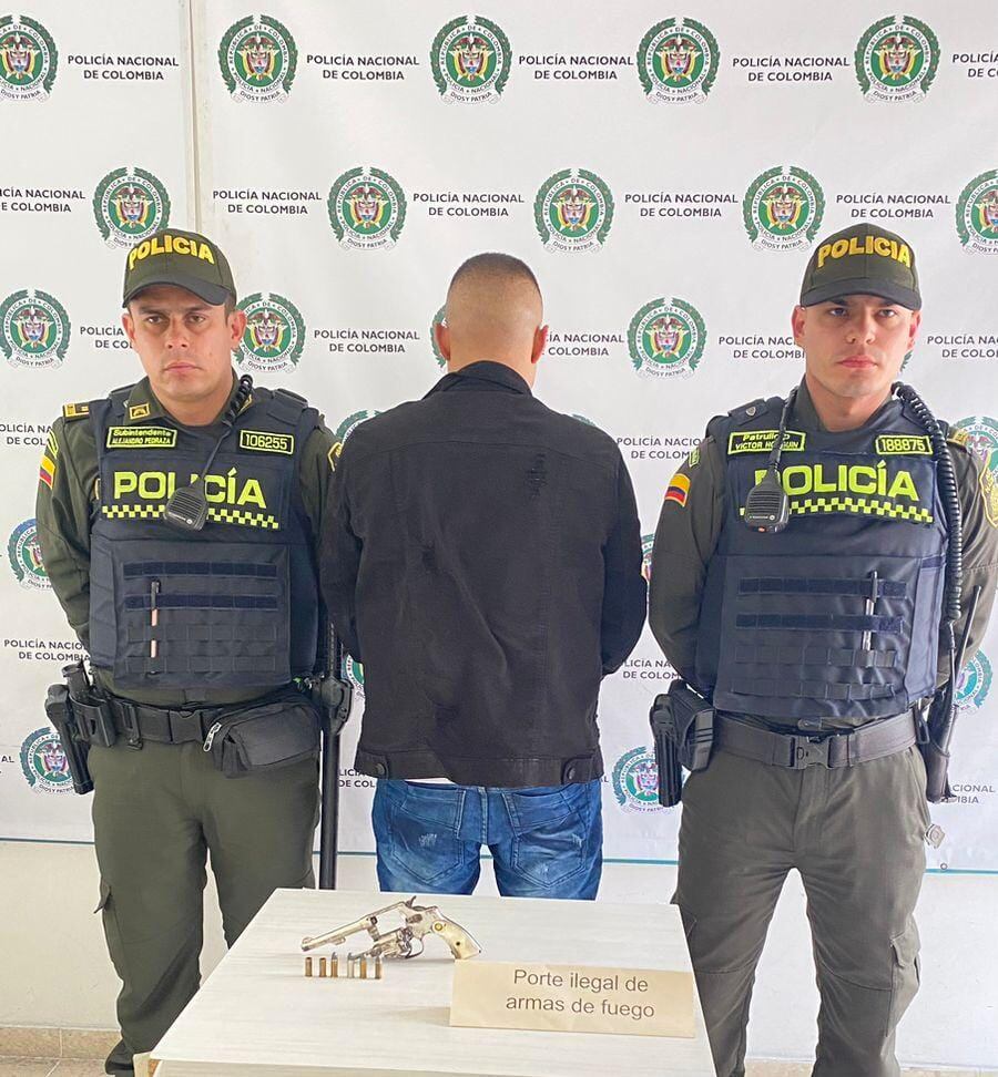 Las autoridades analizan el revólver para determinar si fue utilizado en algún hecho ilegal