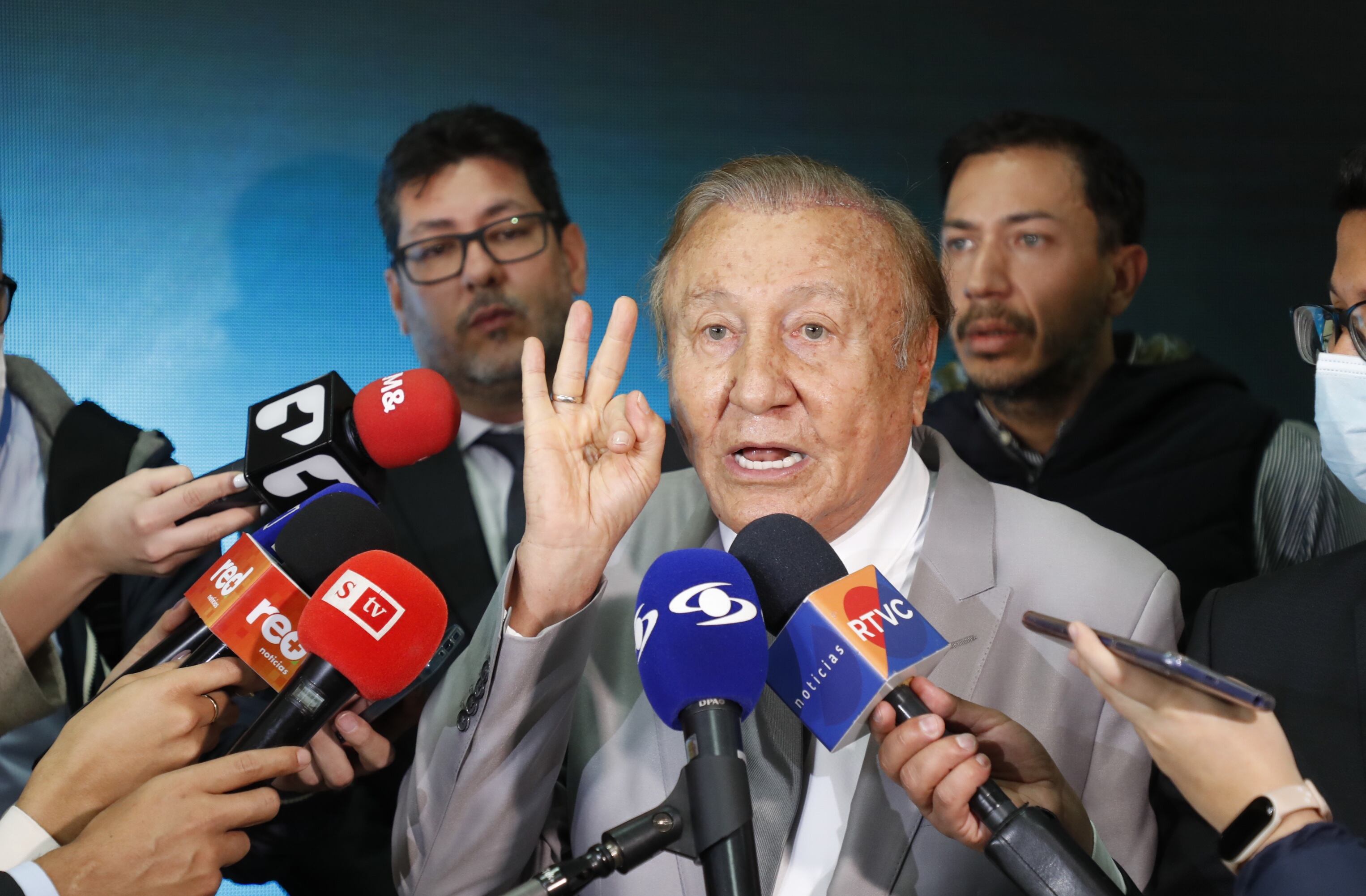 RODOLFO HERNÁNDEZ SUAREZ