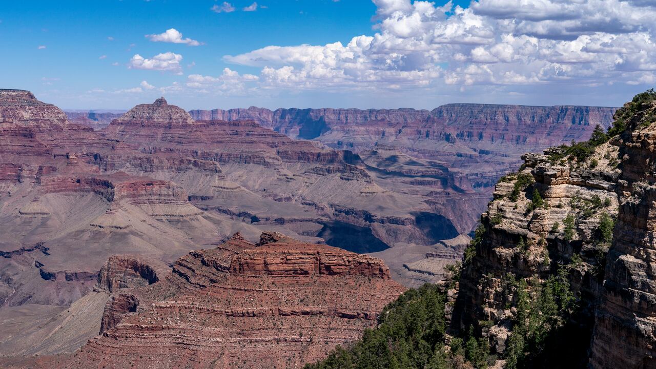 Un joven turista sobrevivió a un falta accidente en el Gran Cañón, Estados Unidos