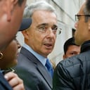 expresidente Alvaro Uribe y su abogado defensor, Jaime Granados, acudieron al Palacio de Justicia para presentar un documento de 125 paginas con sus objeciones contra el auto de hace una semana, en el que la Corte Suprema de Justicia determino investigar al exmandatario por manipulación de testigos
en contra del tambien congresista Ivan Cepeda
Bogota feb 23 2018
foto Guillermo Torres revista Semana