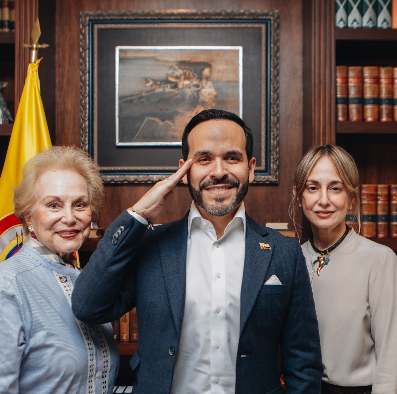 Según De la Espriella, Silvia Tcherassi, además de ser una de las figuras de la moda y la elegancia más conocidas del mundo, puede consolidar la presencia de Colombia en los principales escenarios internacionales de diseño.
