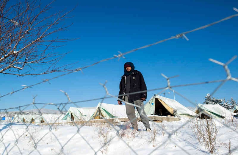 Un refugiado pakistaní en Tesalónica, al norte de Grecia. Foto: Giannis Papankos / AP