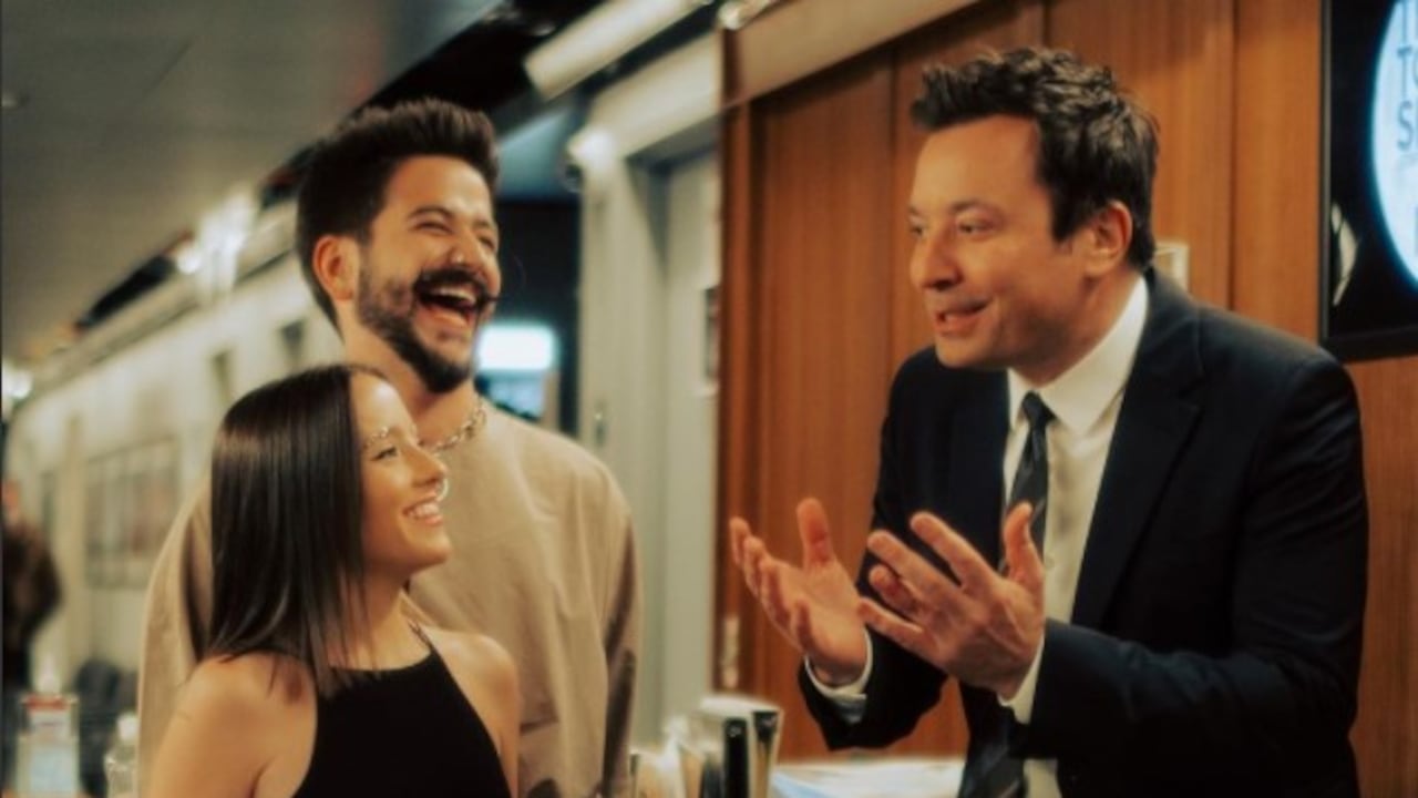 Camilo y Evaluna fueron invitados la show de Jimmy Fallon y le dieron una particular sorpresa
