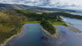 En 1584, España fundó la colonia Rey Don Felipe en el estrecho de Magallanes como bastión para controlar el paso interoceánico.