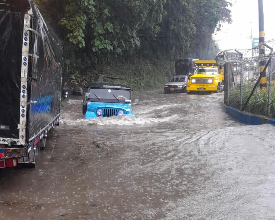 A esta hora tampoco hay vía entre Manizales y Neira